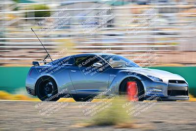 media/Oct-18-2025-Extreme Speed (Sat) [[d6d7e1fef1]]/Group 3 Purple/Session 3 (Turn 1)/